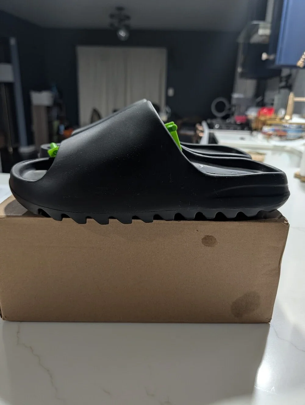 Men's YEEZY Slipper Size 13 Onyx